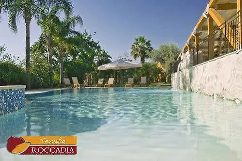 Tenuta Di Roccadia カルレンティーニ ホテル